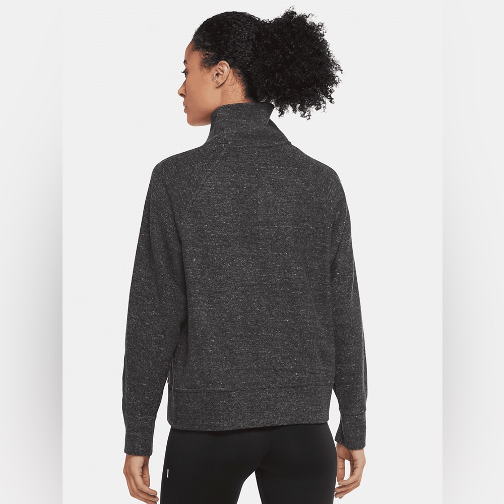 Nike Pullover - Picture 2 of 13